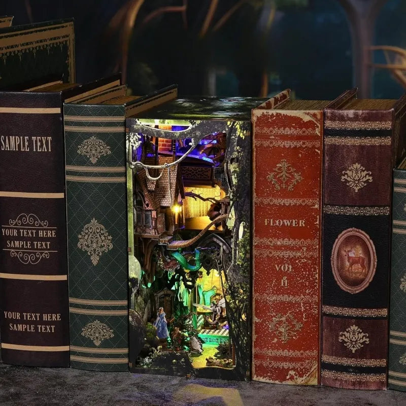 Book Nook - Nel Buco del Coniglio Alice nel Paese delle Meraviglie