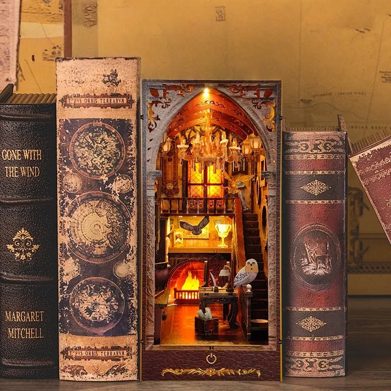 Wizard School Alley book nook kit β detail view 3