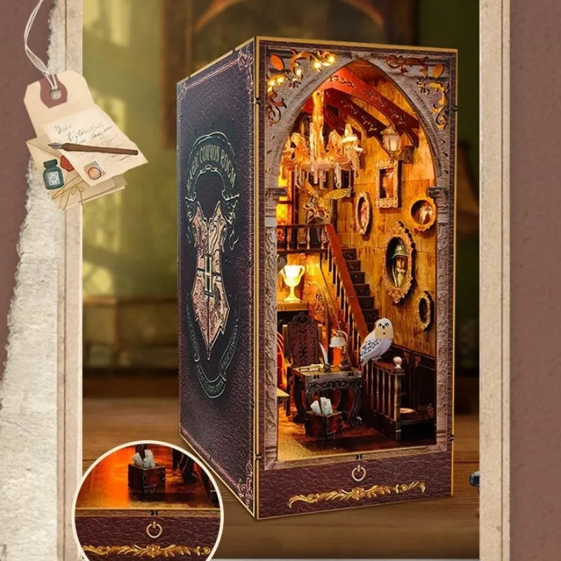 Wizard School Alley book nook kit β detail view 5