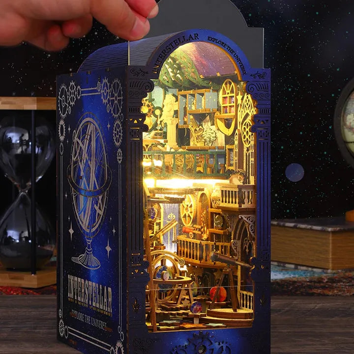 Book Nook - Esplorazione Interstellare