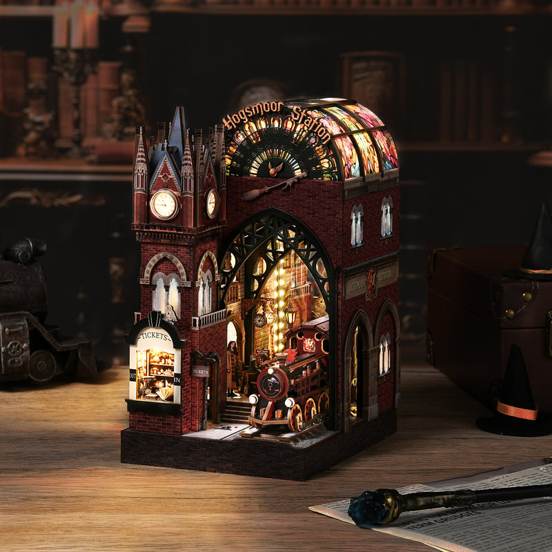 Hogsmoor Station Book Nook Kit