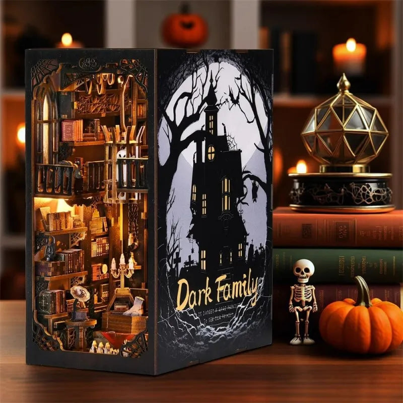 Book Nook - Famiglia Oscura