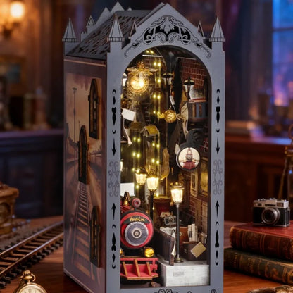 Book Nook - Piattaforma del Treno Fantasy