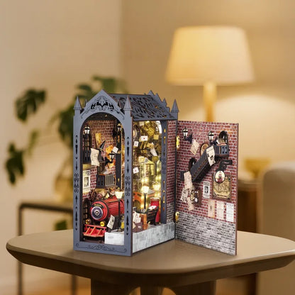 Book Nook - Piattaforma del Treno Fantasy