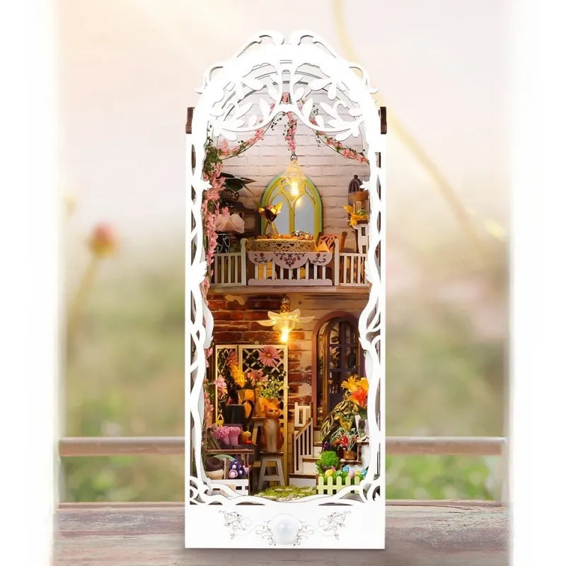 Book Nook - Casa dei Fiori