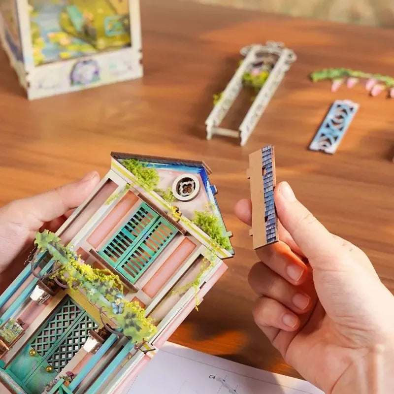 Book Nook - Giardino di Giverny