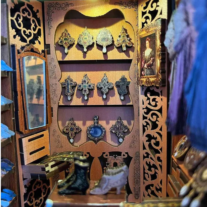 Book Nook - Splendido Guardaroba della Duchessa