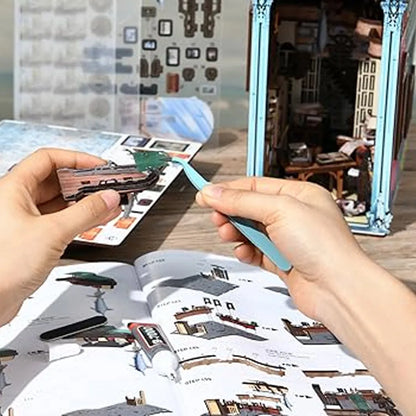 Book Nook - Casa Hemingway