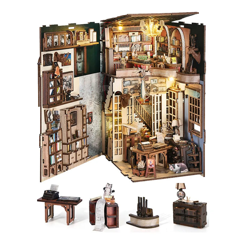 Book Nook - Casa Hemingway