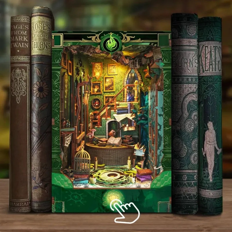 Book Nook - Casa del Serpente