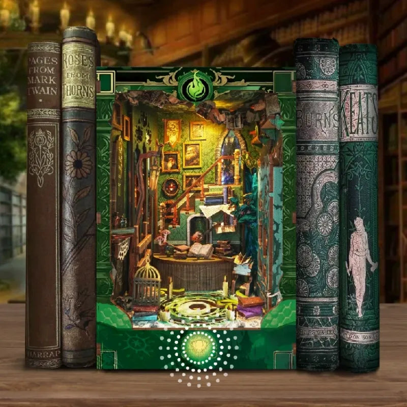 Book Nook - Casa del Serpente