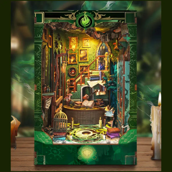 Book Nook - Casa del Serpente