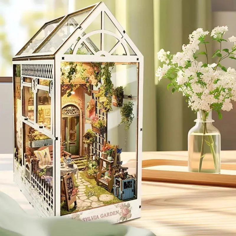 Book Nook fai-da-te - Giardino di Sylvia