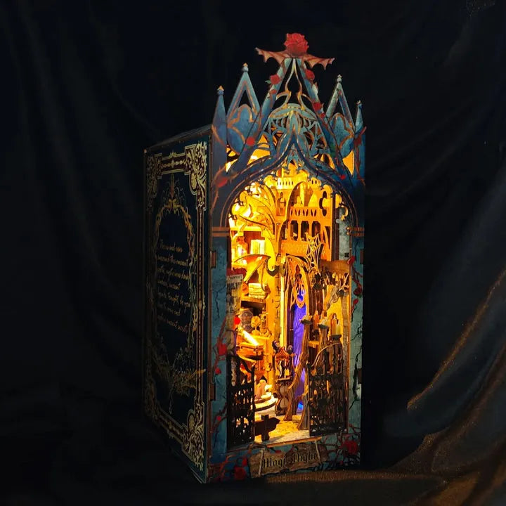 Book Nook - Castello al Crepuscolo